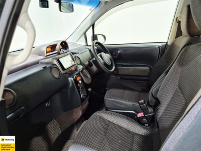 2013 Toyota Spade - Thumbnail