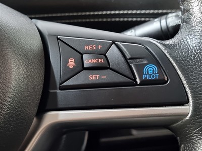 2016 Nissan Serena - Thumbnail