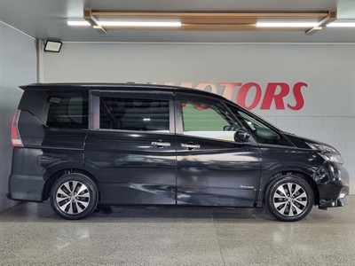 2016 Nissan Serena - Thumbnail