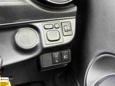 2019 Toyota Aqua - Thumbnail