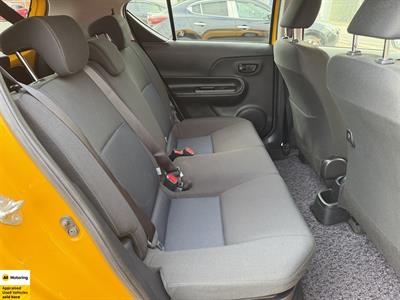 2019 Toyota Aqua - Thumbnail