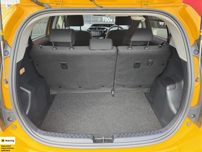 2019 Toyota Aqua - Thumbnail