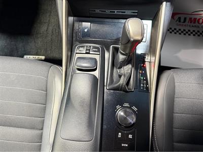 2014 Lexus IS 300h - Thumbnail