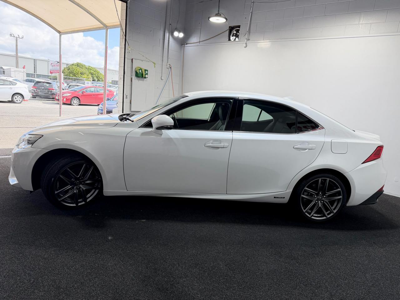 2014 Lexus IS 300h
