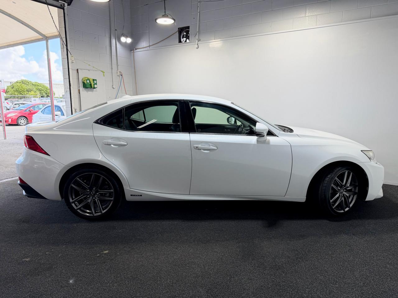 2014 Lexus IS 300h