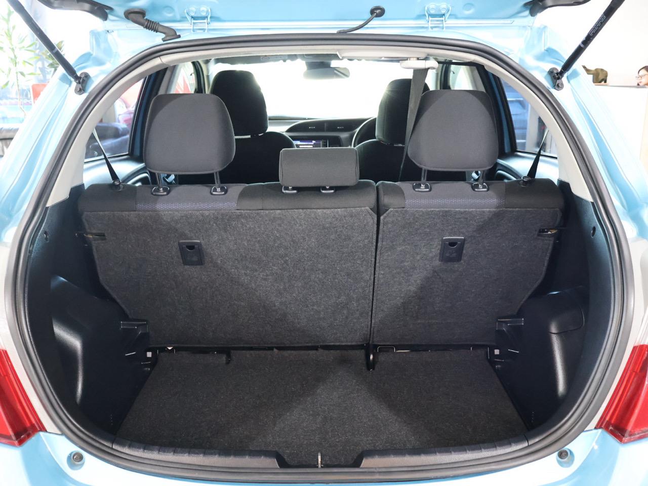 2016 Toyota Vitz