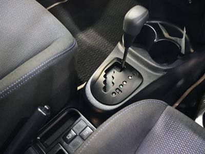 2016 Toyota Vitz - Thumbnail