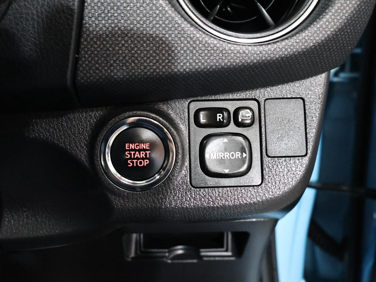 2016 Toyota Vitz
