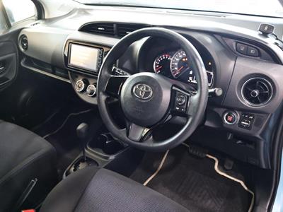 2016 Toyota Vitz - Thumbnail
