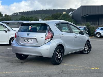 2015 Toyota Aqua - Thumbnail