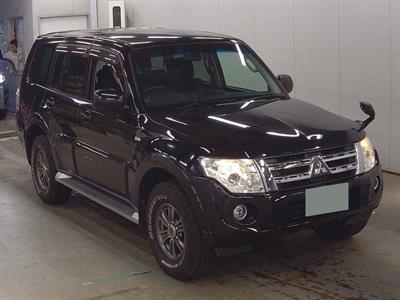 2013 Mitsubishi Pajero - Thumbnail