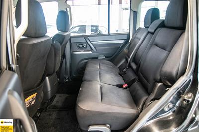 2013 Mitsubishi Pajero - Thumbnail