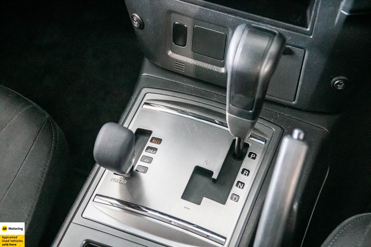 2013 Mitsubishi Pajero