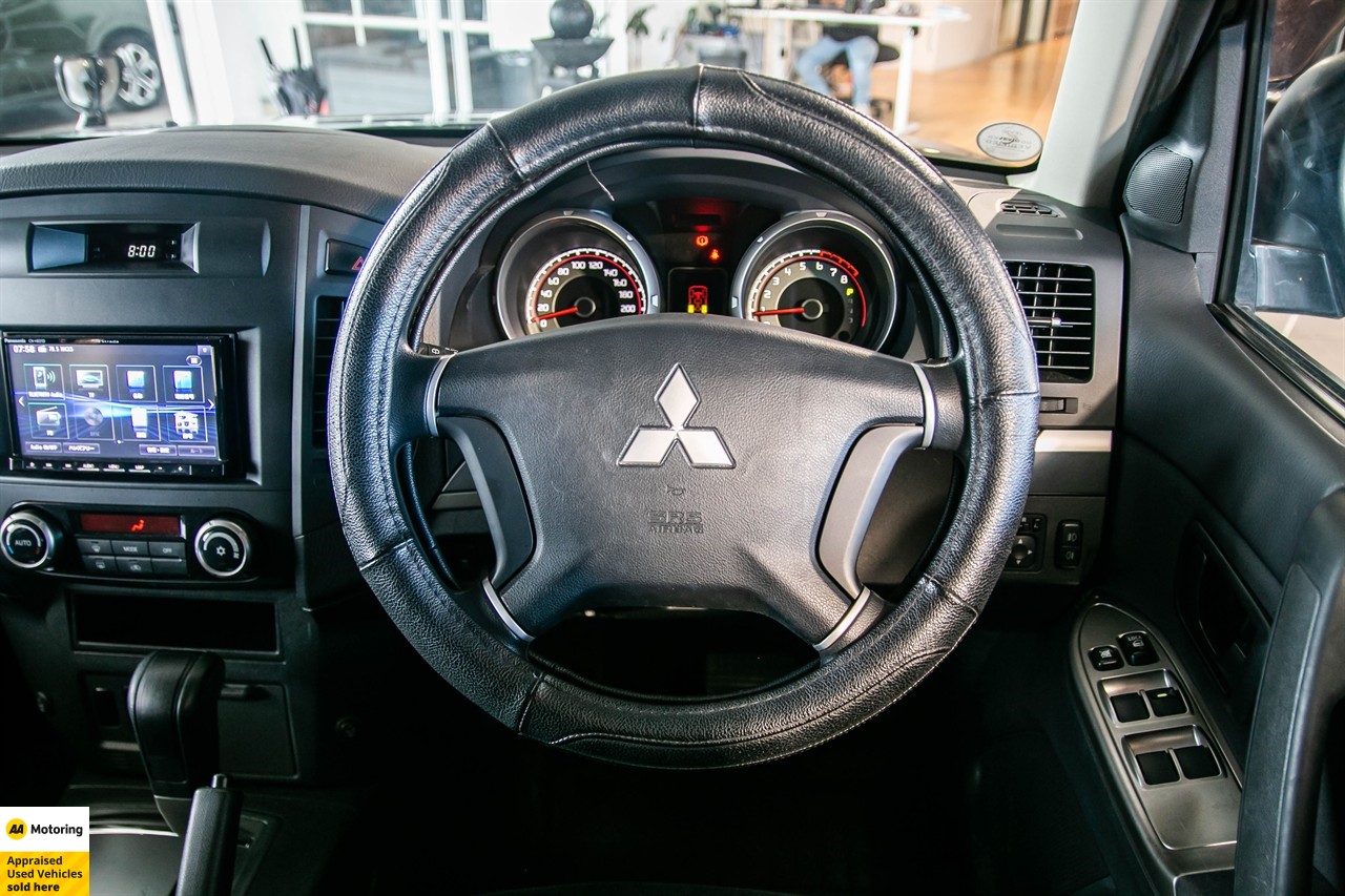 2013 Mitsubishi Pajero
