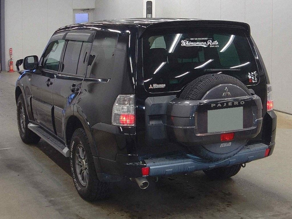 2013 Mitsubishi Pajero