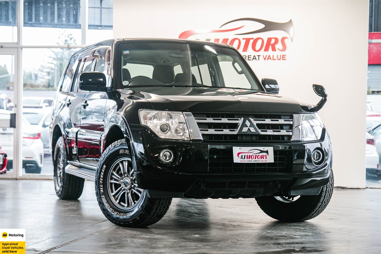 2013 Mitsubishi Pajero