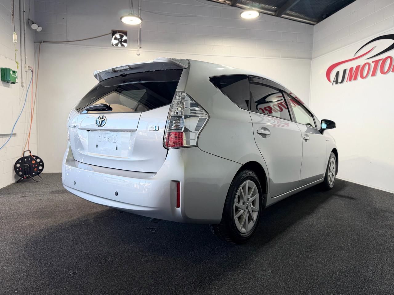 2014 Toyota Prius Alpha