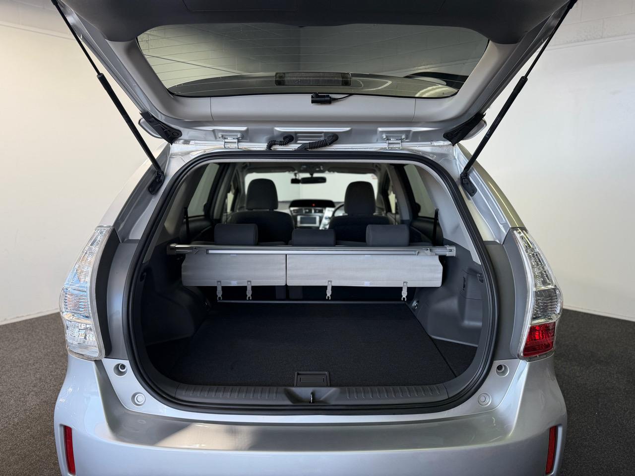 2014 Toyota Prius Alpha