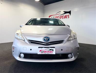 2014 Toyota Prius Alpha - Thumbnail