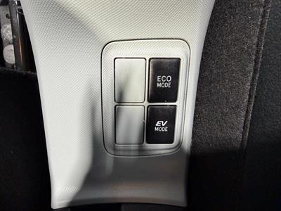 2013 Toyota Aqua - Thumbnail