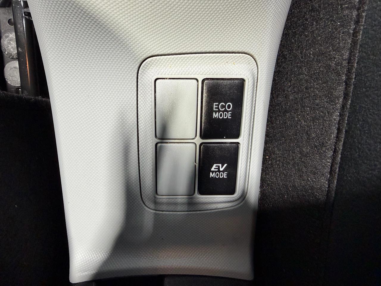 2013 Toyota Aqua