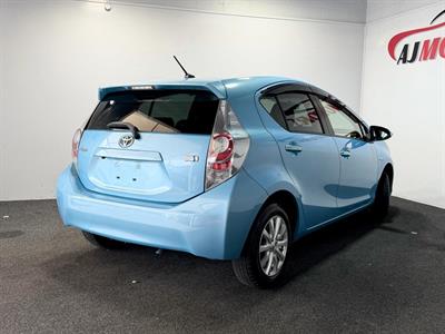 2013 Toyota Aqua - Thumbnail