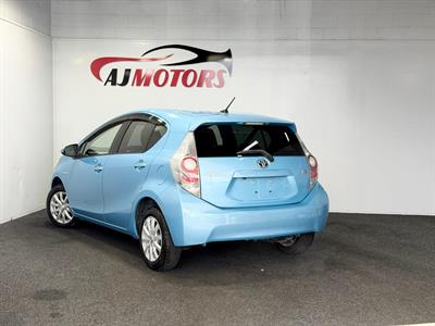 2013 Toyota Aqua - Thumbnail
