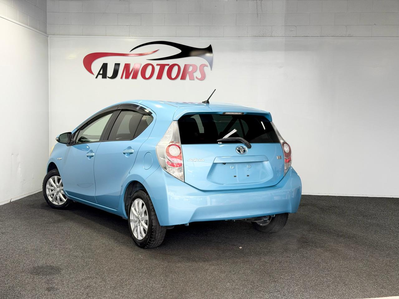 2013 Toyota Aqua