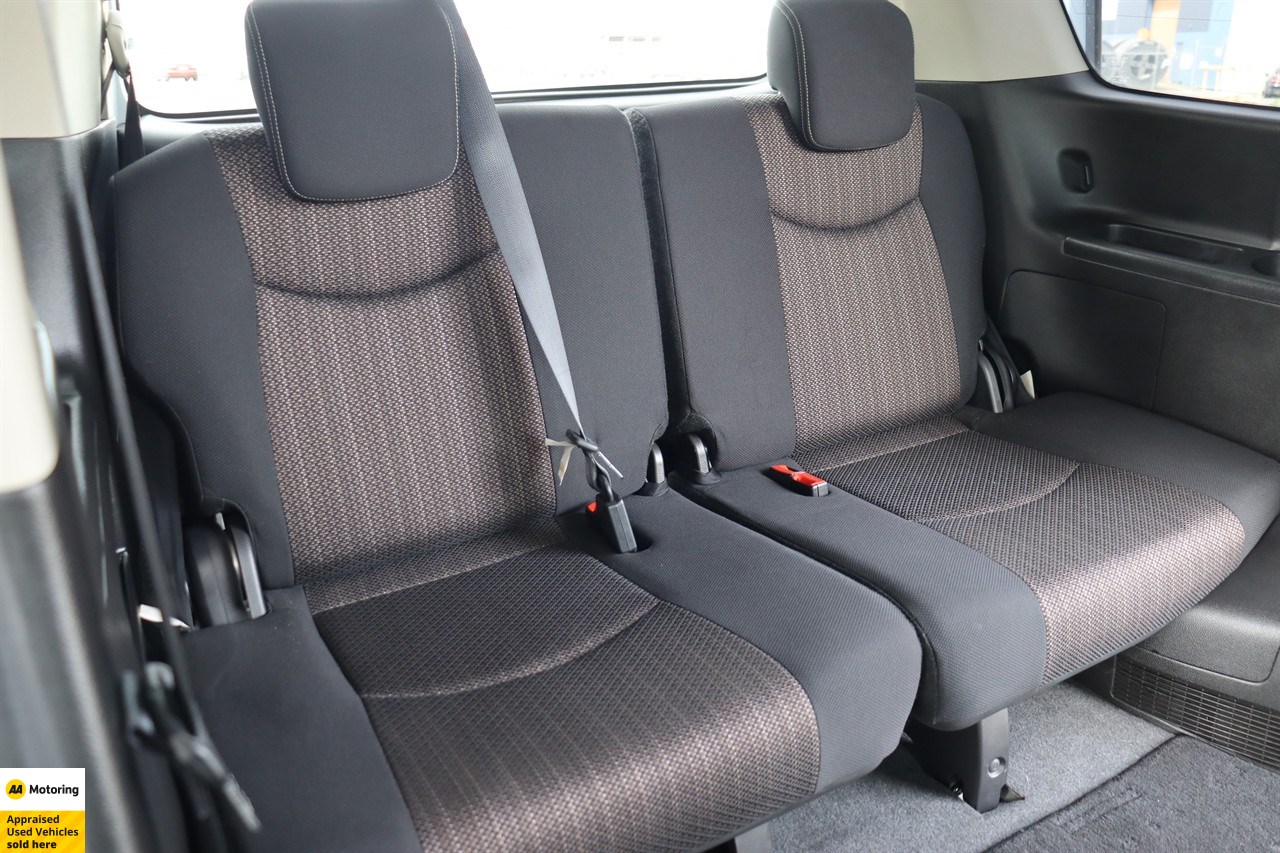 2015 Nissan Serena