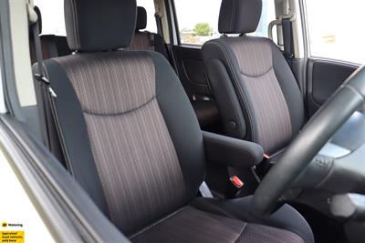 2015 Nissan Serena - Thumbnail