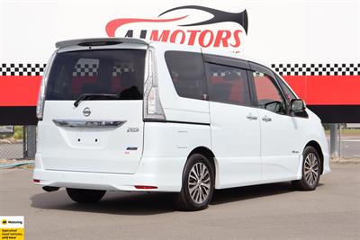 2015 Nissan Serena - Thumbnail