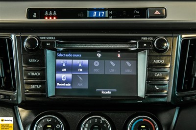 2017 Toyota RAV4 - Thumbnail