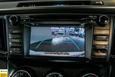 2017 Toyota RAV4 - Thumbnail