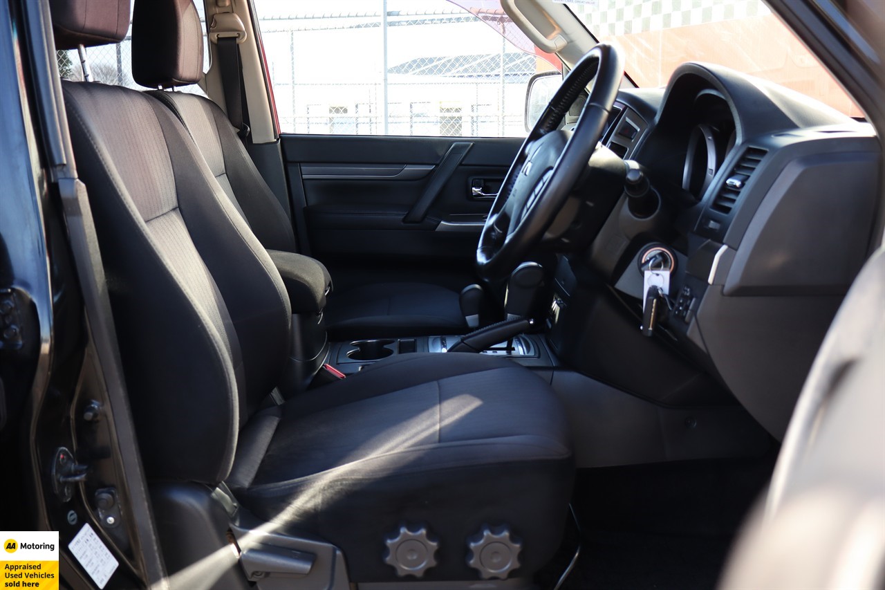2017 Mitsubishi Pajero