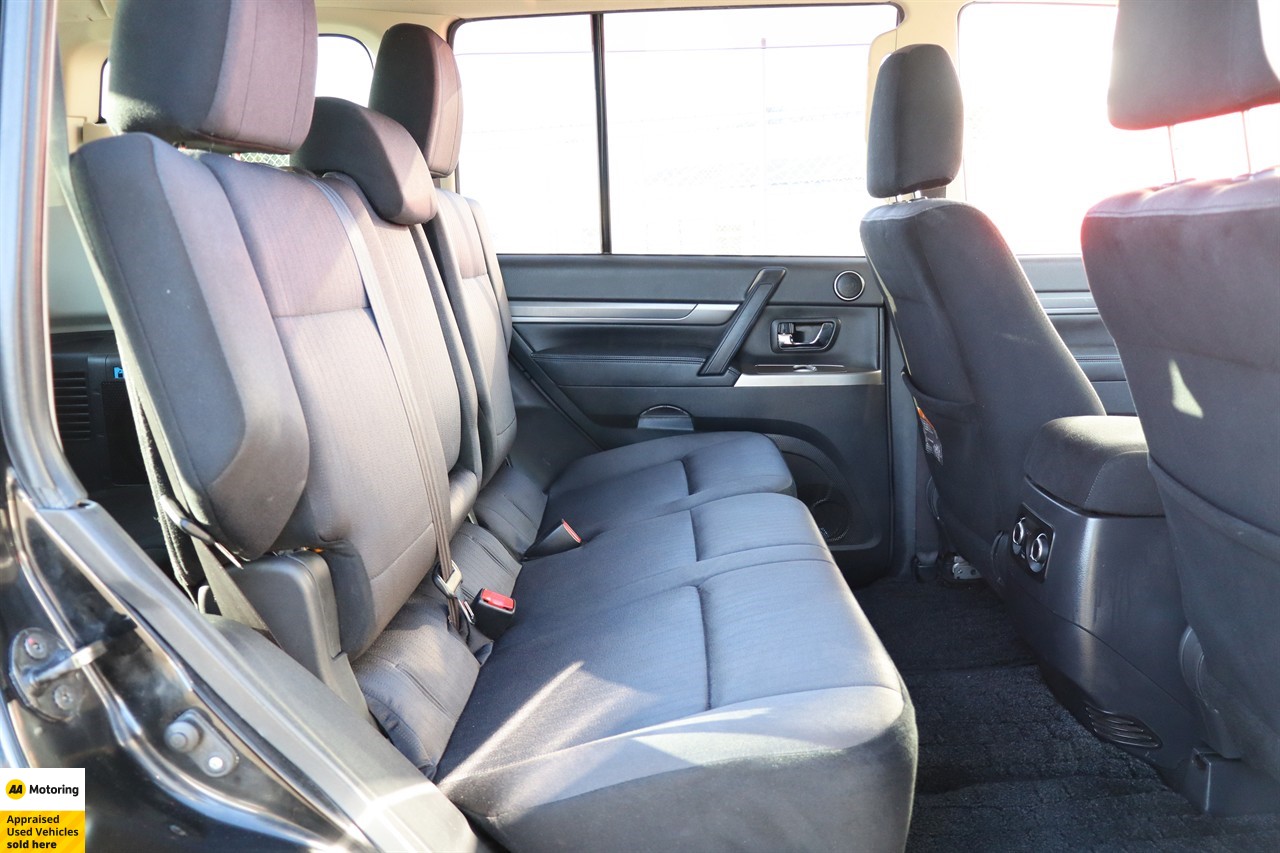 2017 Mitsubishi Pajero