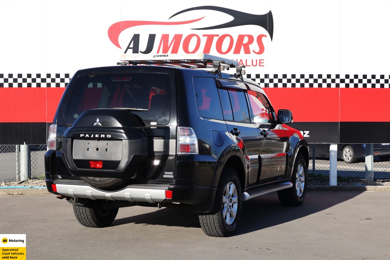 2017 Mitsubishi Pajero