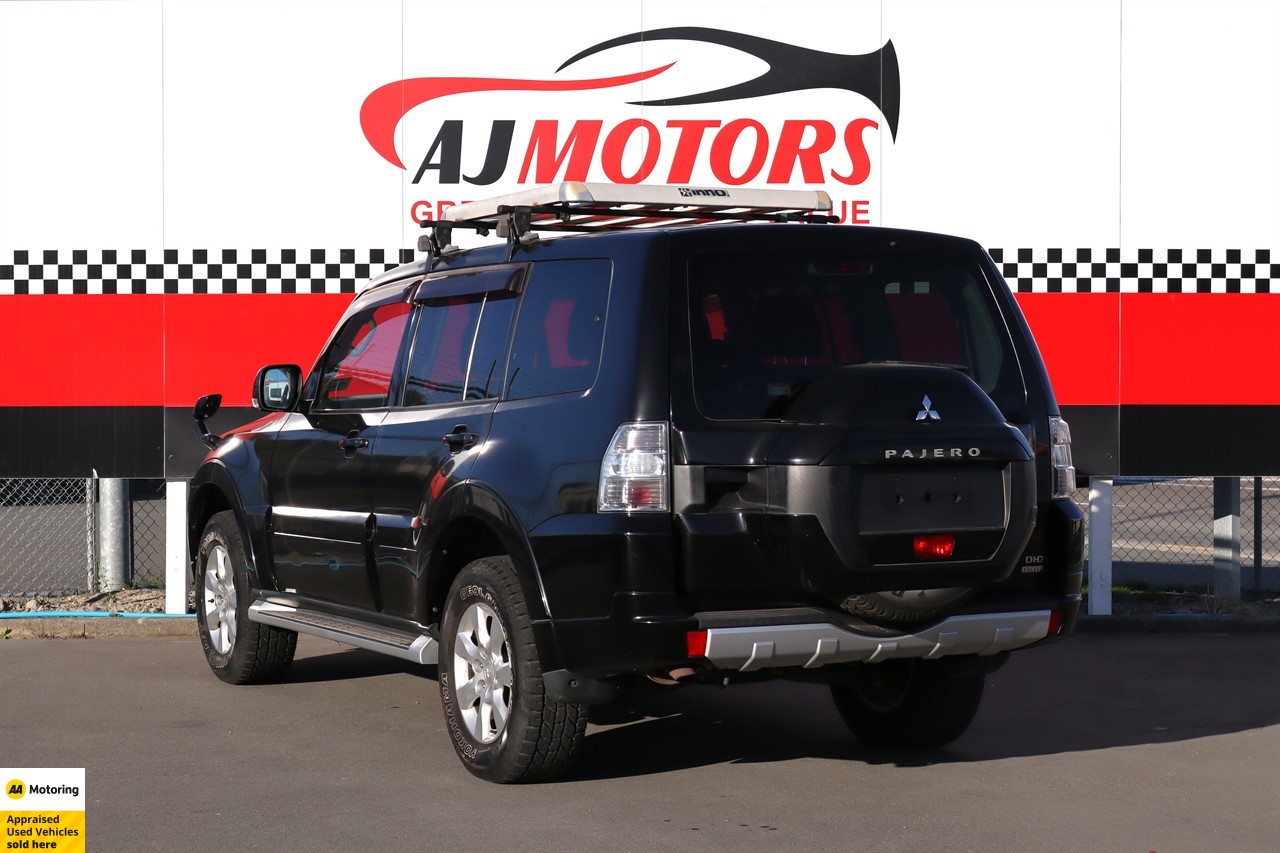 2017 Mitsubishi Pajero