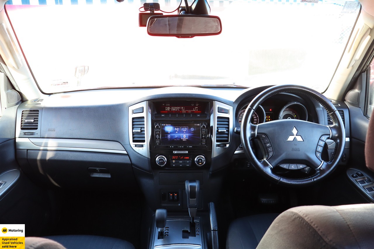 2017 Mitsubishi Pajero