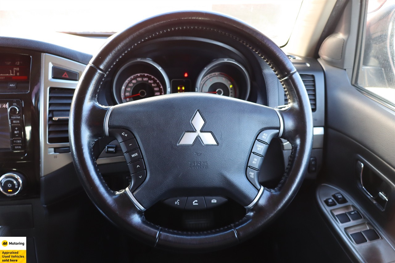 2017 Mitsubishi Pajero