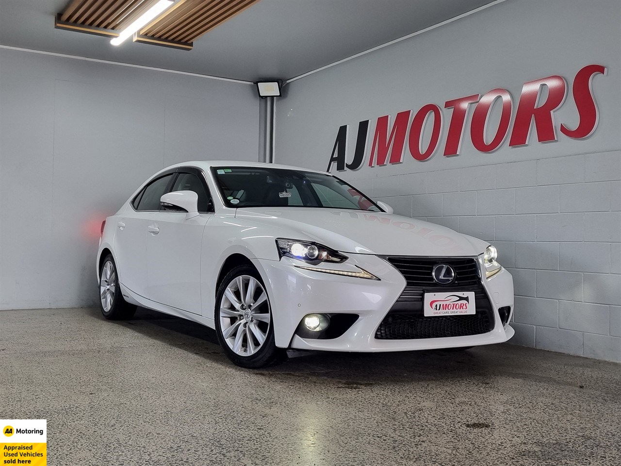 2014 Lexus IS 300h