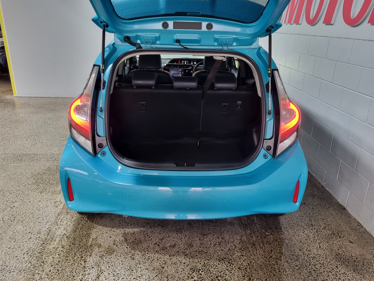 2017 Toyota Aqua