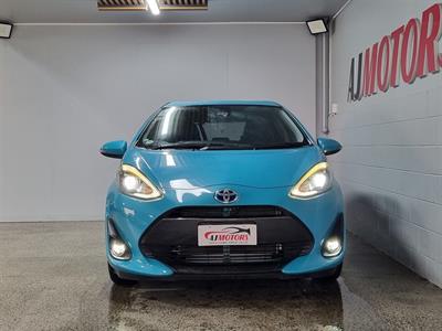 2017 Toyota Aqua - Thumbnail