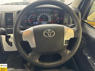 2019 Toyota Regius - Thumbnail