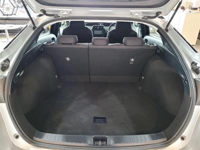 2018 Toyota Prius - Thumbnail