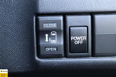 2014 Mazda Premacy - Thumbnail