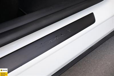 2022 Tesla Model Y - Thumbnail