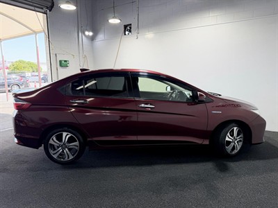 2014 Honda Grace - Thumbnail