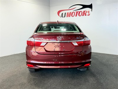 2014 Honda Grace - Thumbnail