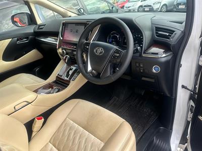 2016 Toyota Alphard - Thumbnail