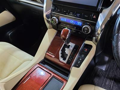 2016 Toyota Alphard - Thumbnail